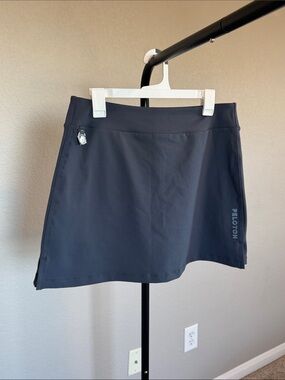 NWT - Peloton golf skirt size large